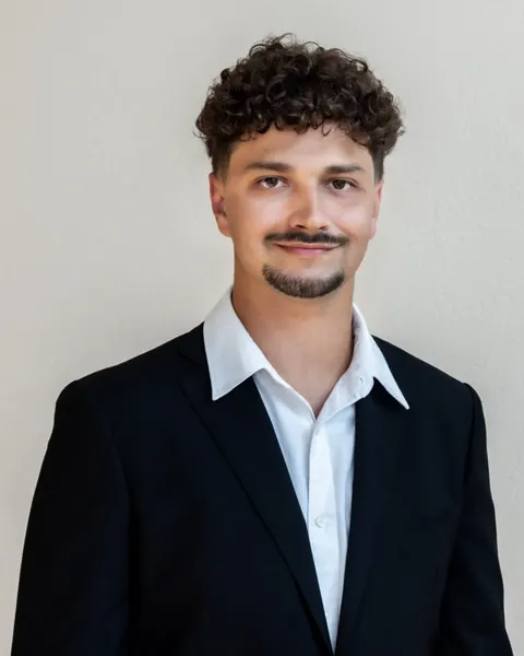 Portrait de Adam Spring